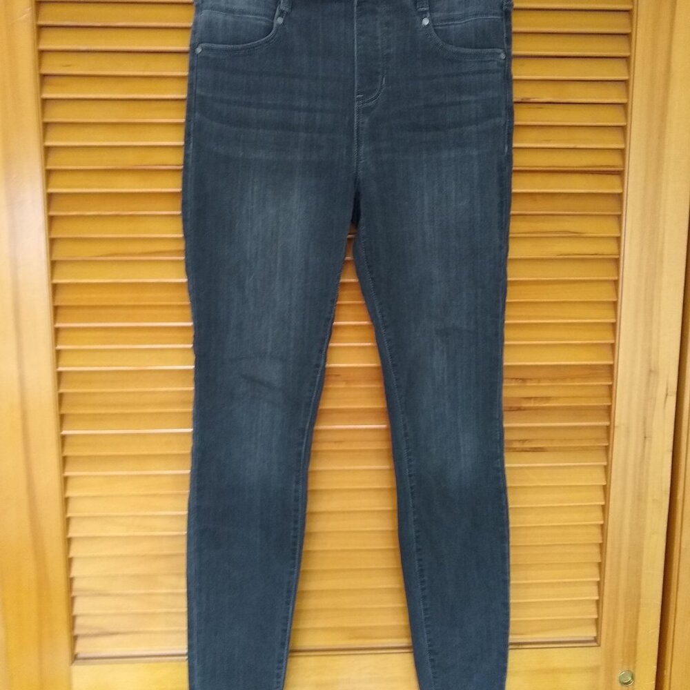 The Gia Glider Pull-On Skinny Jeans - Size 8/29 - Liverpool Los Angeles